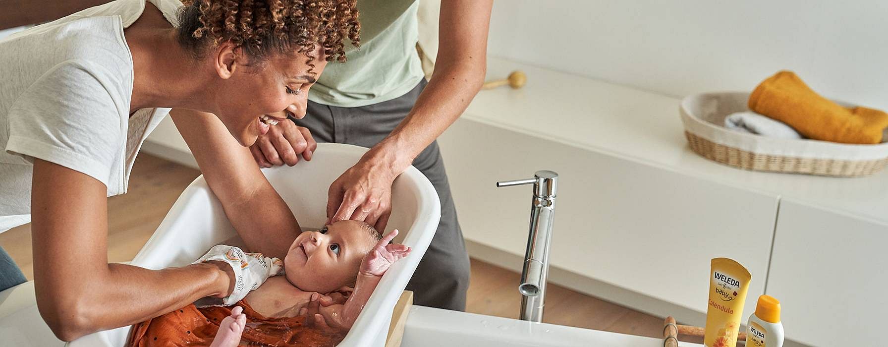 Baby bathing