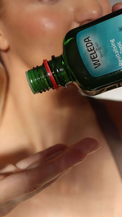 hair tonic application