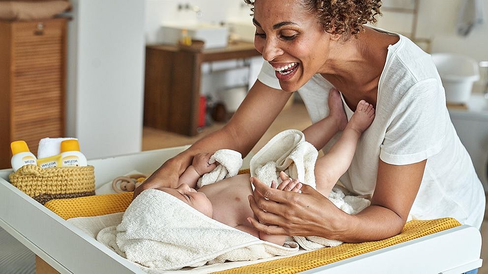 Baby outlet having bath